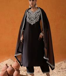 Women Embroidered Regular Thread Work Kurta with Trousers & With Dupatta