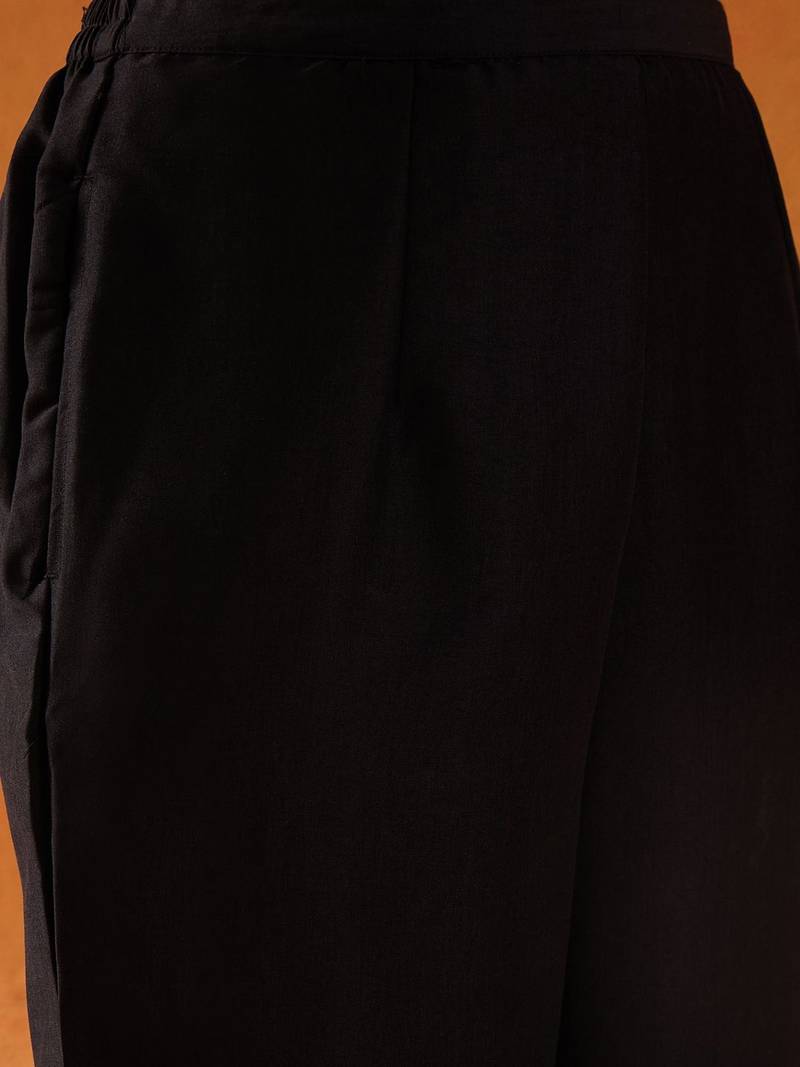 Women Embroidered Regular Thread Work Kurta with Trousers & With Dupatta
