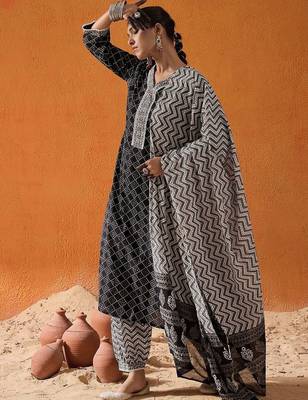 Printed Regular Pure Cotton Kurta with Salwar & Dupatta 5