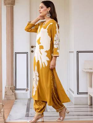 Floral Printed Sequinned Kurta With Salwar 3