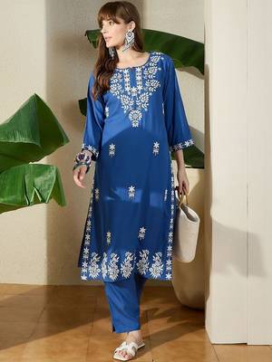 Floral Embroidered Straight Kurta with Trousers 1