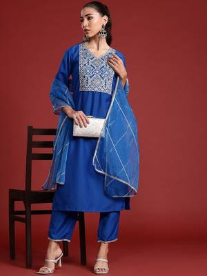 Yoke Design Zardozi Kurta With Trousers & Dupatta 9