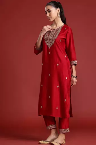 Ethnic Motifs Embroidered Sequinned Kurta With Trousers & Dupatta