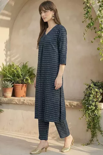 Women Printed Pleated Pure Cotton Kurta with Trousers