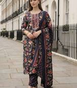 Women Floral Printed Regular Thread Work Kurta with Trousers & With Dupatta