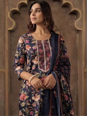 Women Floral Printed Regular Thread Work Kurta with Trousers & With Dupatta 3