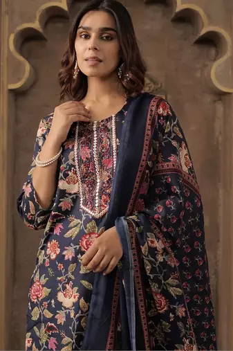 Women Floral Printed Regular Thread Work Kurta with Trousers & With Dupatta