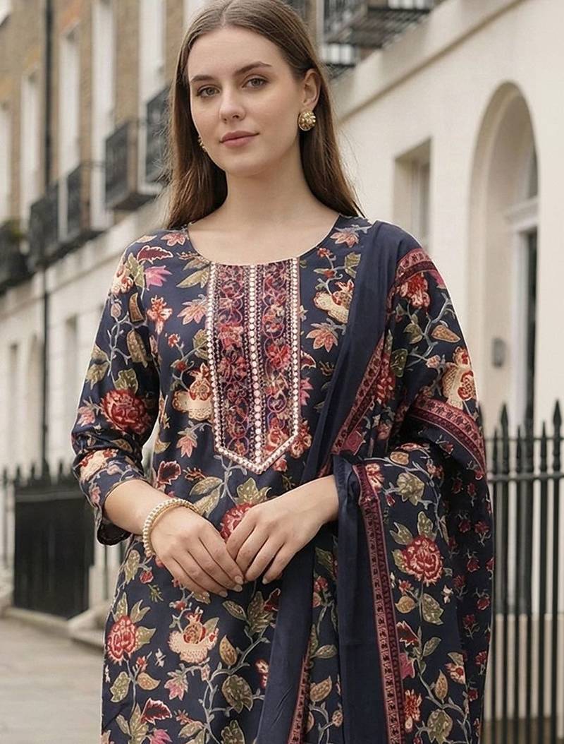 Women Floral Printed Regular Thread Work Kurta with Trousers & With Dupatta