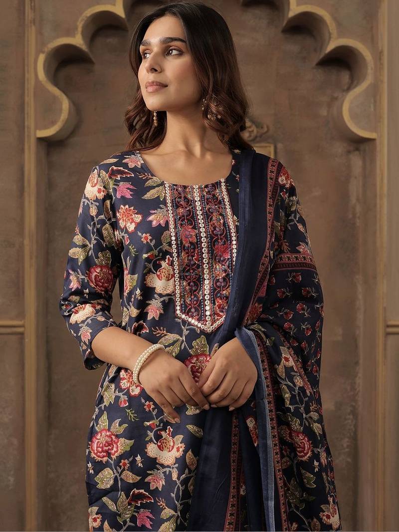 Women Floral Printed Regular Thread Work Kurta with Trousers & With Dupatta