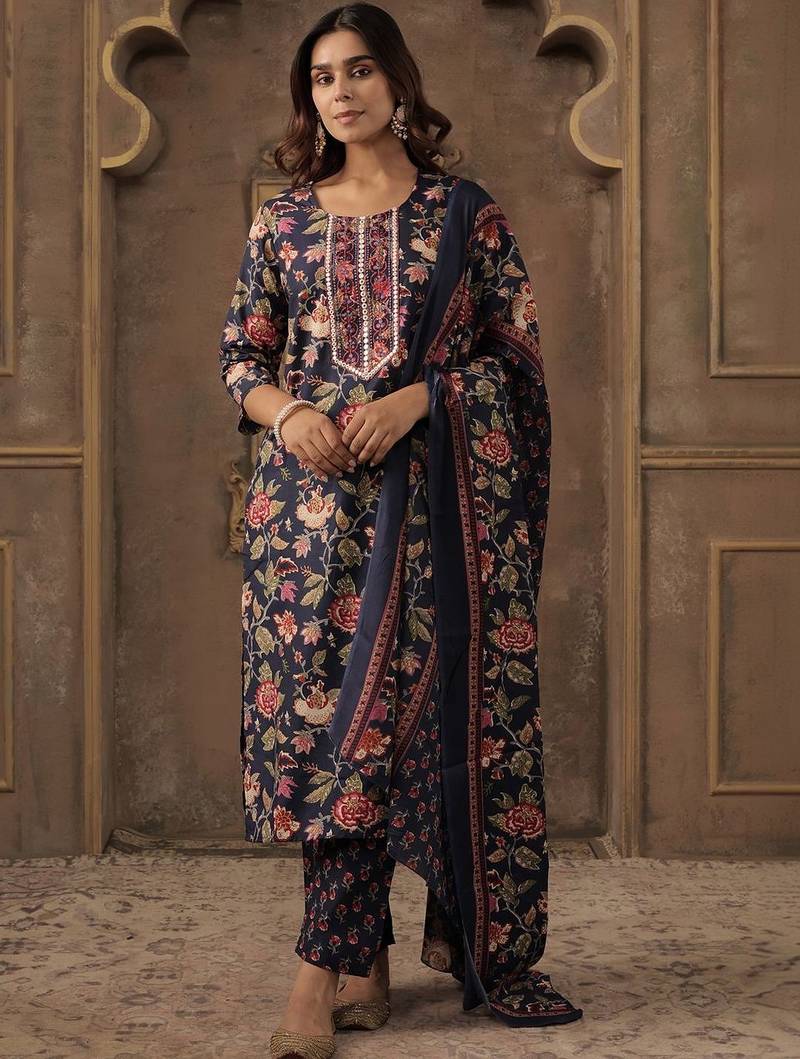 Women Floral Printed Regular Thread Work Kurta with Trousers & With Dupatta