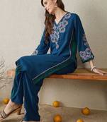 Women Floral Embroidered Kurta with Trousers