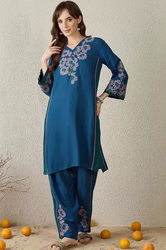 Women Floral Embroidered Kurta with Trousers