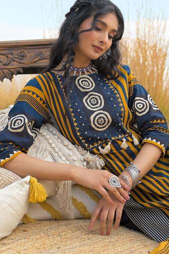 Women Ethnic Motifs Printed Regular Thread Work Pure Cotton Kurta with Trousers & With Dupatta