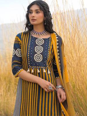 women ethnic motifs printed regular thread work  cotton kurta with trousers & with dupatta 3