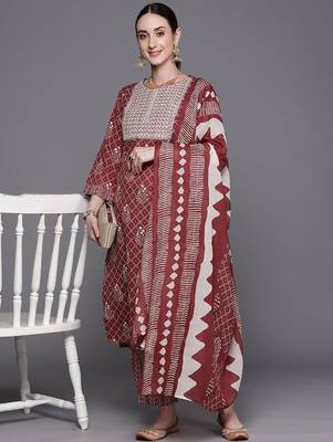 Floral Printed Round Neck Three-Quarter Sleeves Pure Cotton Kurta Set 1