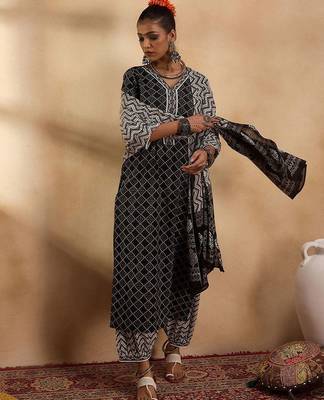 Women Printed Regular Pure Cotton Kurta with Salwar & With Dupatta 4