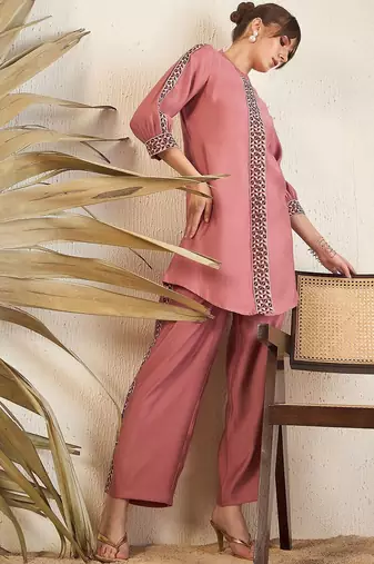 Pink Floral Printed Above Knee Shirt Collar Straight Kurta With Trouser
