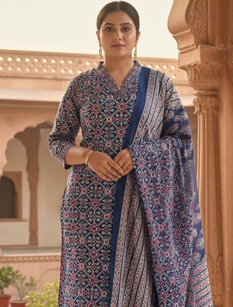 women ethnic motifs printed  cotton straight kurta with trousers & dupatta