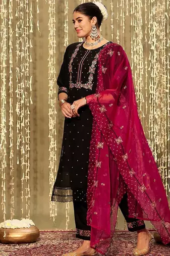 Floral Embroidered Round Neck Three-Quarter Sleeves Thread Work Kurta Set