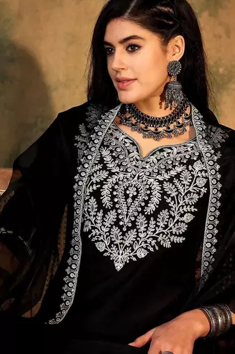 Ethnic Motifs Embroidered Thread Work Kurta With Trousers & Dupatta