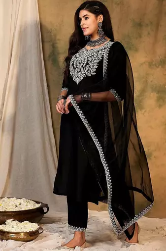 Ethnic Motifs Embroidered Thread Work Kurta With Trousers & Dupatta