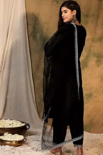Ethnic Motifs Embroidered Thread Work Kurta With Trousers & Dupatta