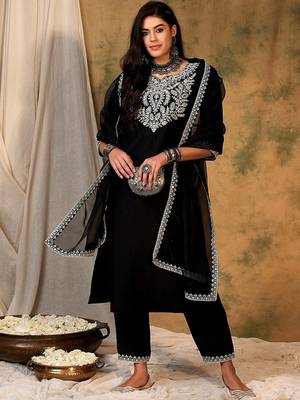 Ethnic Motifs Embroidered Thread Work Kurta With Trousers & Dupatta 6