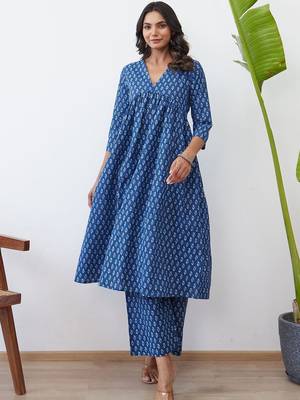 Ethnic Motifs Printed Pure Cotton Kurta With Trousers 6