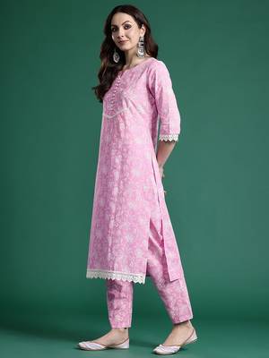 Women Floral Printed Regular Pure Cotton Kurta with Trousers 5