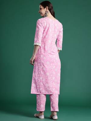 Women Floral Printed Regular Pure Cotton Kurta with Trousers 6