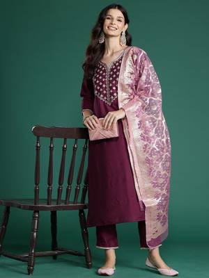 Plus Size Ethnic Motifs Embroidered Regular Gotta Patti Liva Kurta Set 2