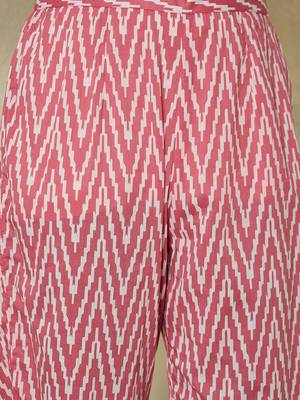 Geometric Printed V-Neck Pure Cotton A-line Kurta With Trousers 3