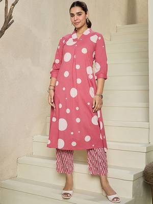 Geometric Printed V-Neck Pure Cotton A-line Kurta With Trousers 5