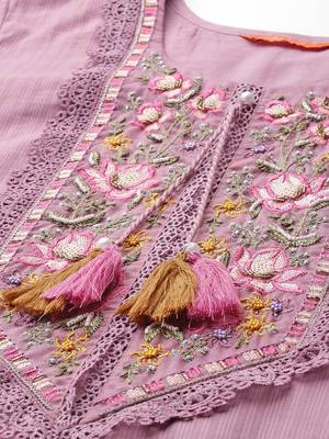 Floral Embroidered Thread Work Linen Kurta with Trousers & Dupatta 3