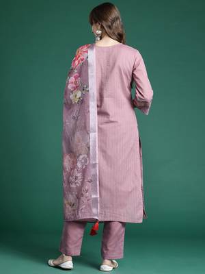 Floral Embroidered Thread Work Linen Kurta with Trousers & Dupatta 7