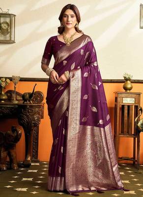 Dark purple silk blend saree with zari weaving & leaf motifs 1
