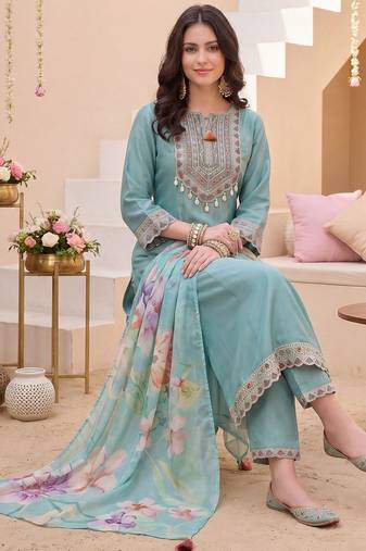 Women Ethnic Motifs Embroidered Regular Thread Work Kurta with Trousers & With Dupatta