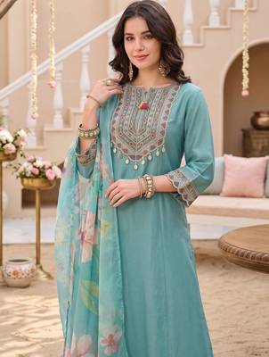 Women Ethnic Motifs Embroidered Regular Thread Work Kurta with Trousers & With Dupatta 4