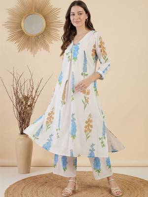 Women Floral Printed Regular Pure Cotton Kurta with Trousers 1
