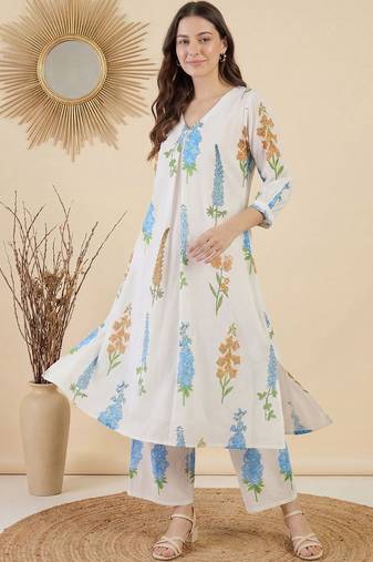 Women Floral Printed Regular Pure Cotton Kurta with Trousers