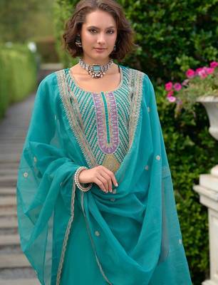Ethnic Motifs Yoke Design Straight Kurta with Trousers & Dupatta 2