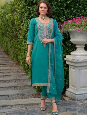 Ethnic Motifs Yoke Design Straight Kurta with Trousers & Dupatta 1