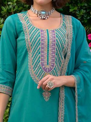 Ethnic Motifs Yoke Design Straight Kurta with Trousers & Dupatta 3