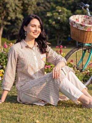 Women Striped Regular Pure Cotton Kurta with Trousers 5