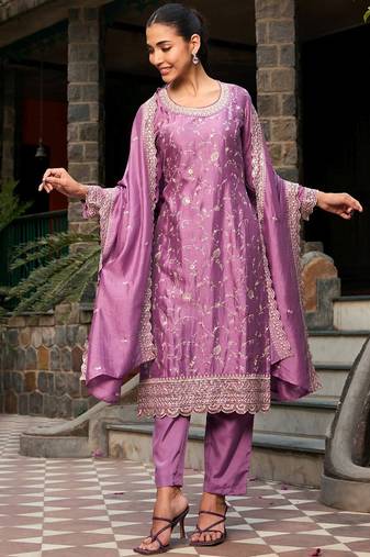 Floral Embroidered Regular Thread Work Straight Kurta with Trousers & Dupatta