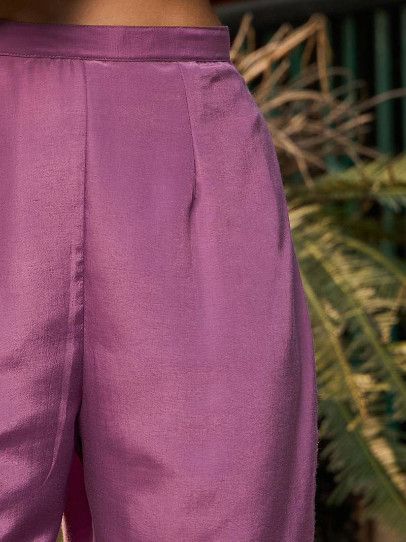Floral Embroidered Regular Thread Work Straight Kurta with Trousers & Dupatta