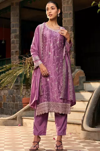 Floral Embroidered Regular Thread Work Straight Kurta with Trousers & Dupatta
