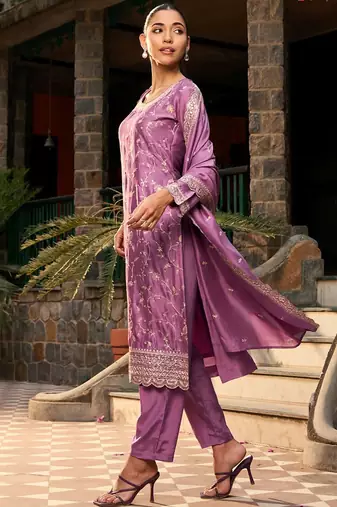 Floral Embroidered Regular Thread Work Straight Kurta with Trousers & Dupatta