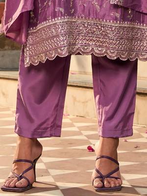Floral Embroidered Regular Thread Work Straight Kurta with Trousers & Dupatta 7