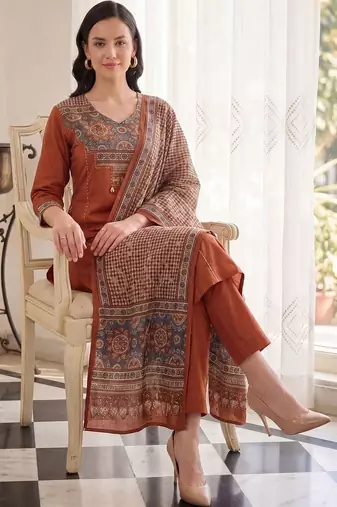 Women Ethnic Motifs Embroidered Regular Thread Work Pure Cotton Kurta with Trousers & With Dupatta